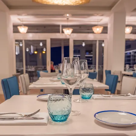 金色之海蒙努达酒店 滨海托萨
